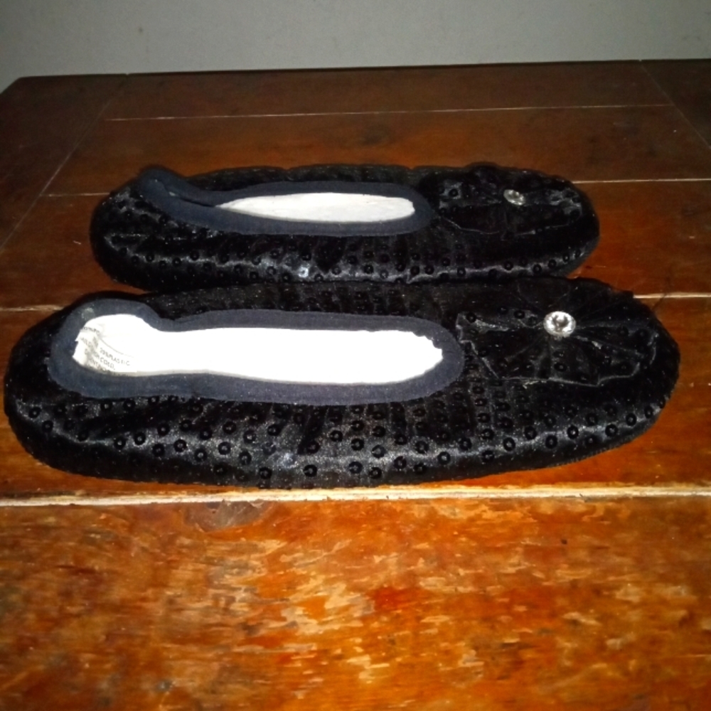 Slippers - Picture 2 of 5